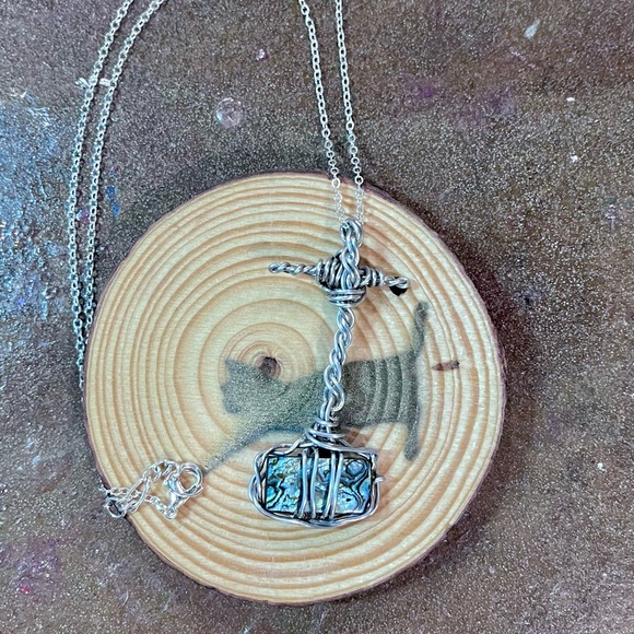 Abalone Thor’s Hammer (Mjolnir) Necklace - Picture 3 of 6